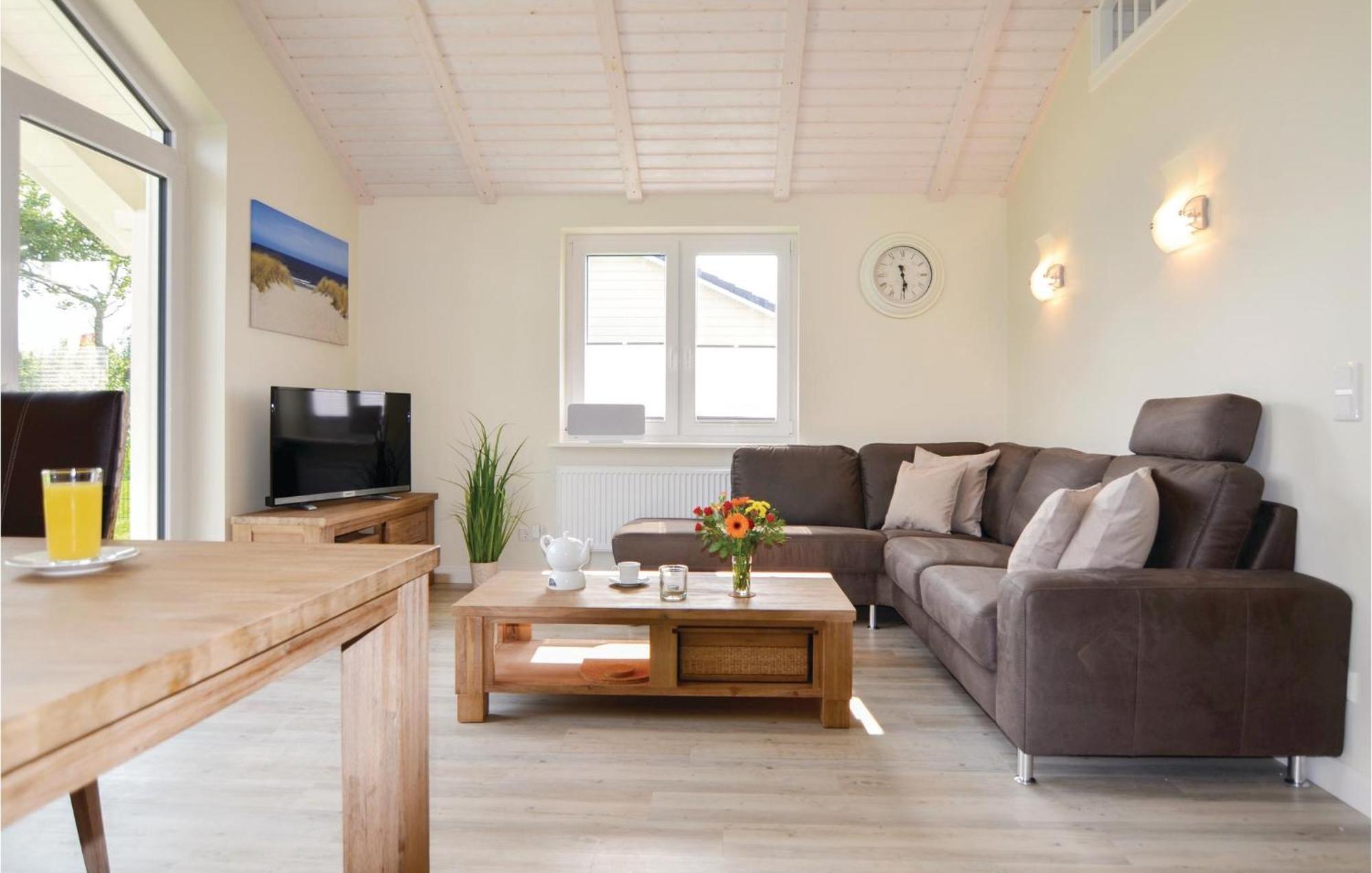 Awesome Home In Dagebuell With Kitchen Exteriör bild